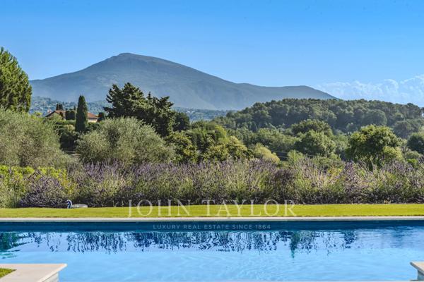 Villa avec vue panoramique, au calme et à pied des commerces