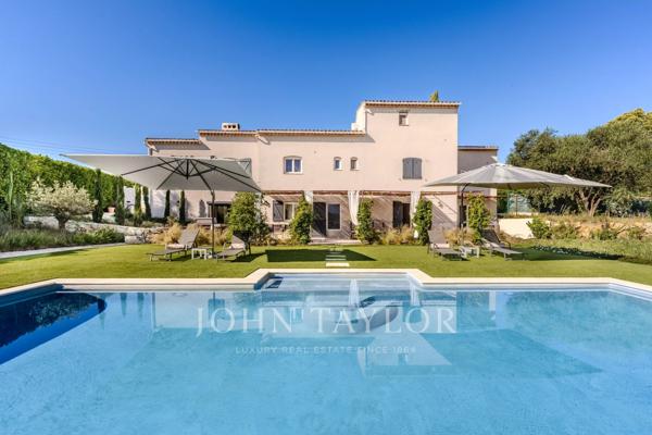 Villa avec vue panoramique, au calme et à pied des commerces
