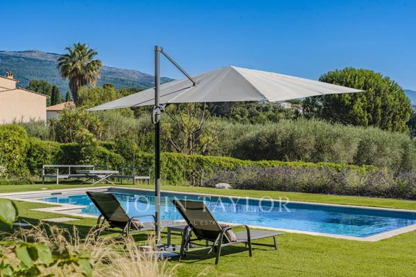 Villa avec vue panoramique, au calme et à pied des commerces