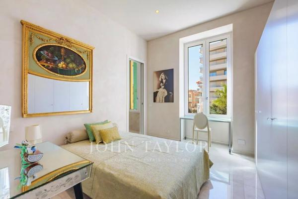 MENTON CENTRE HISTORIQUE - APPARTEMENT BEL EPOQUE 4 PIECES - PROCHE CASINO ET MER