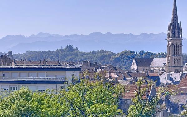 Appartement à vendre    7 pièces • 222,33 m2 Pau