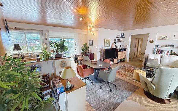 Appartement à vendre    7 pièces • 222,33 m2 Pau