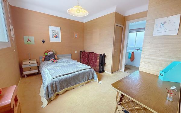 Appartement à vendre    7 pièces • 222,33 m2 Pau