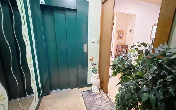 Appartement à vendre    7 pièces • 222,33 m2 Pau