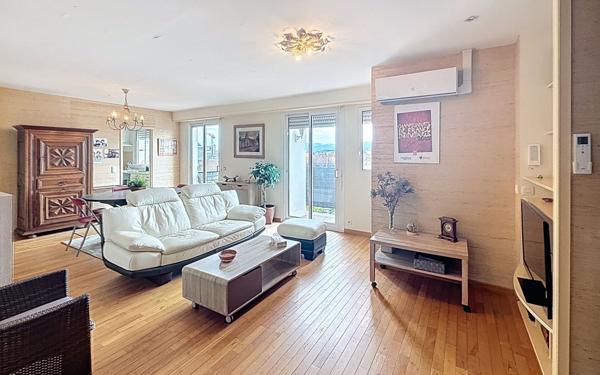 Appartement à vendre    7 pièces • 222,33 m2 Pau