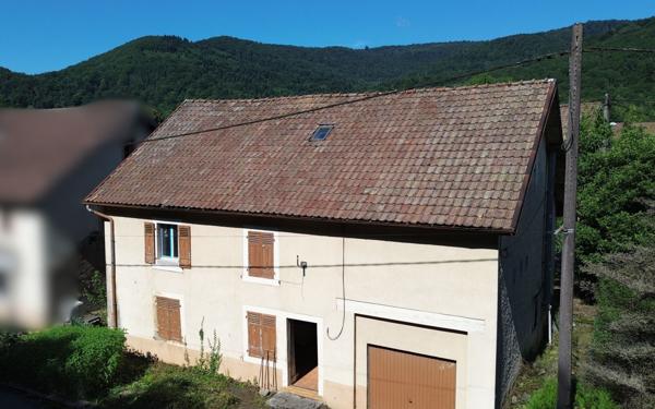 Immeuble à vendre    8 pièces •  Plancher-Bas