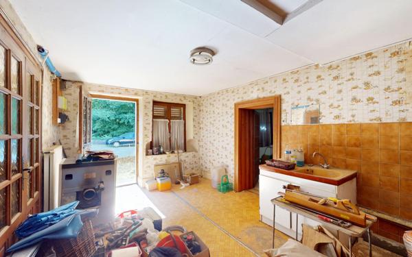 Immeuble à vendre    8 pièces •  Plancher-Bas