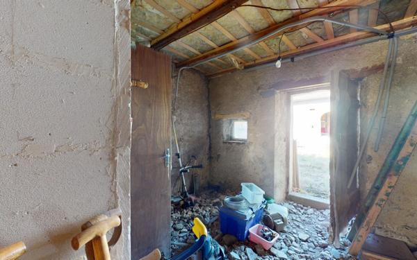 Immeuble à vendre    8 pièces •  Plancher-Bas