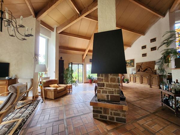 Maison Secteur Dourdan de 9 pièces de 270 m2 / Terrain divisble