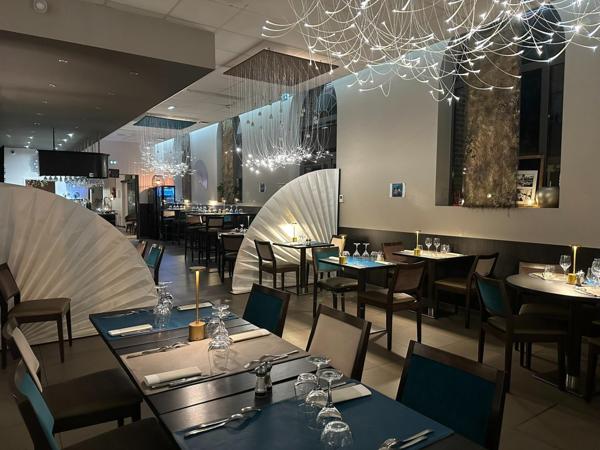 CESSION DE FONDS DE COMMERCE Hôtel 3 étoiles de 325 m2 avec 22 chambres et un restaurant de 110 places assises