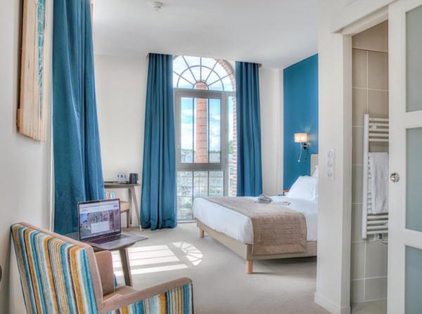 CESSION DE FONDS DE COMMERCE Hôtel 3 étoiles de 325 m2 avec 22 chambres et un restaurant de 110 places assises