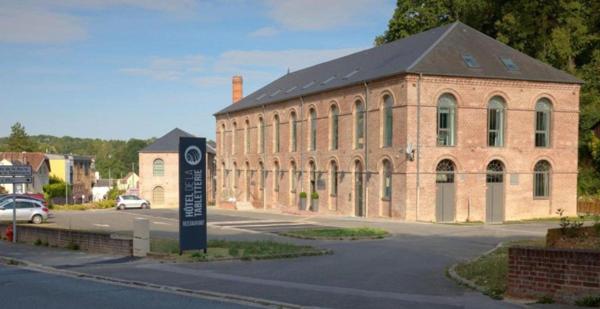 CESSION DE FONDS DE COMMERCE Hôtel 3 étoiles de 325 m2 avec 22 chambres et un restaurant de 110 places assises