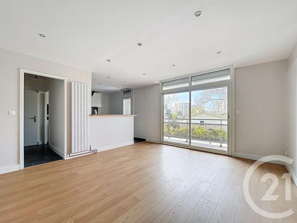 Appartement F3 à vendre  3 pièces - 75,08 m 2   BRUGES  - 33