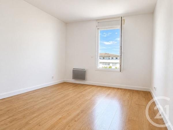 Appartement F3 à vendre  3 pièces - 75,08 m 2   BRUGES  - 33