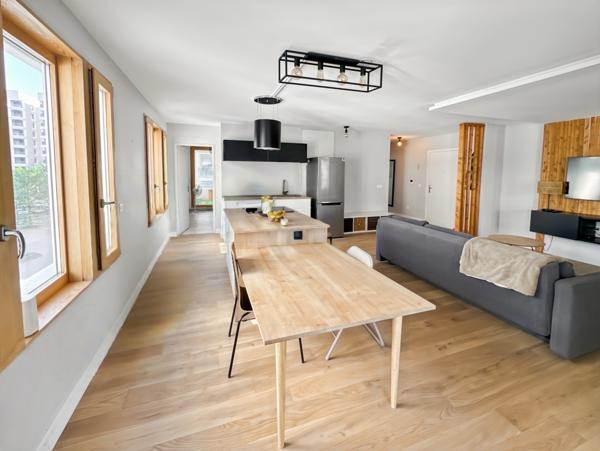 Lyon (69002) T3 récent avec balcon et garage – Quartier Confluence, Lyon 2