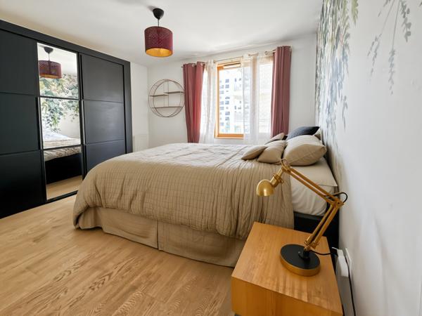 Lyon (69002) T3 récent avec balcon et garage – Quartier Confluence, Lyon 2