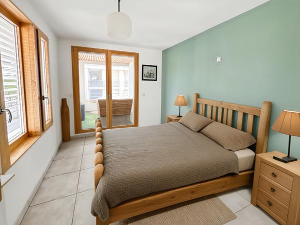 Lyon (69002) T3 récent avec balcon et garage – Quartier Confluence, Lyon 2