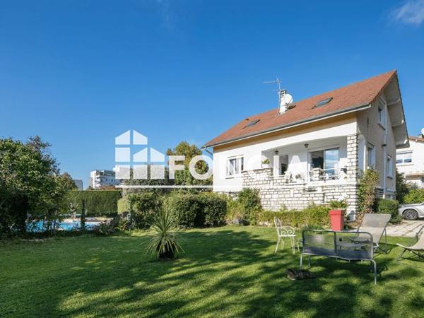 À vendre Maison 6 pièces 180 m² - Grenoble 38100