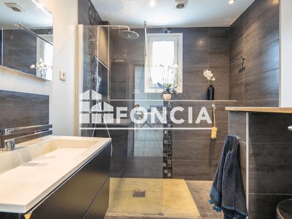 À vendre Maison 6 pièces 180 m² - Grenoble 38100