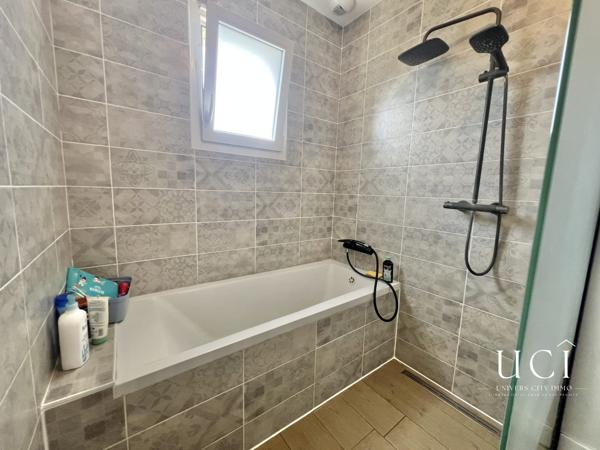 Maison contemporaine de 2022 aux belles prestations