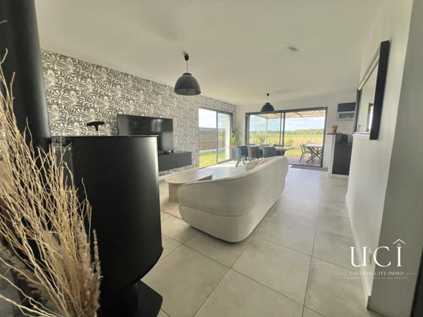 Maison contemporaine de 2022 aux belles prestations