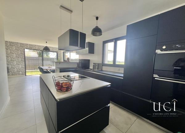 Maison contemporaine de 2022 aux belles prestations
