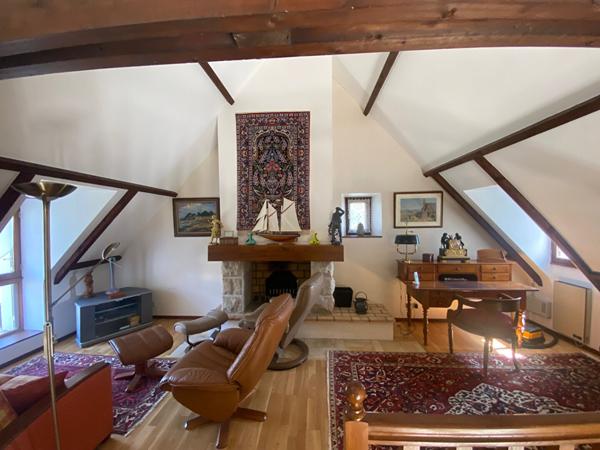 Concarneau Authentique Maison en pierre de 195 m² à deux minutes à pied des plages et sentiers côtiers