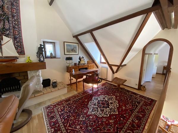 Concarneau Authentique Maison en pierre de 195 m² à deux minutes à pied des plages et sentiers côtiers