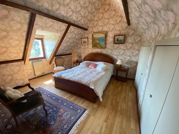 Concarneau Authentique Maison en pierre de 195 m² à deux minutes à pied des plages et sentiers côtiers