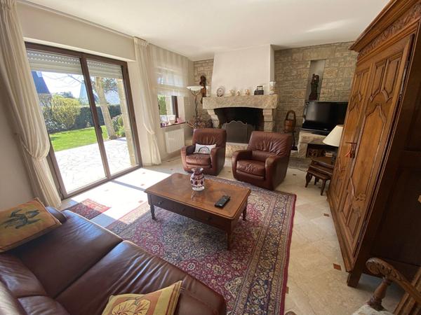 Concarneau Authentique Maison en pierre de 195 m² à deux minutes à pied des plages et sentiers côtiers