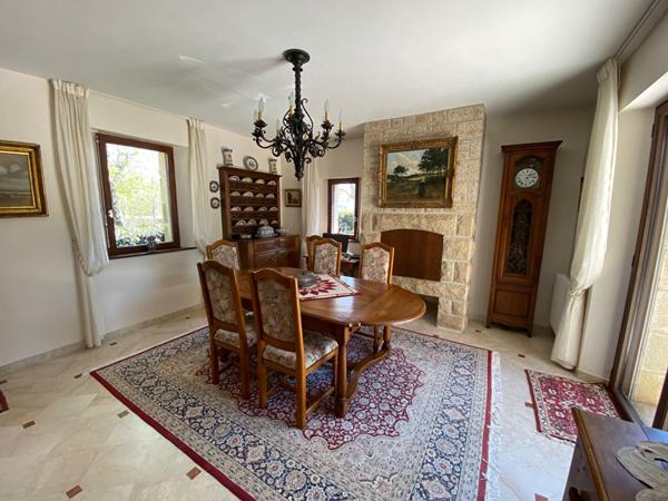 Concarneau Authentique Maison en pierre de 195 m² à deux minutes à pied des plages et sentiers côtiers