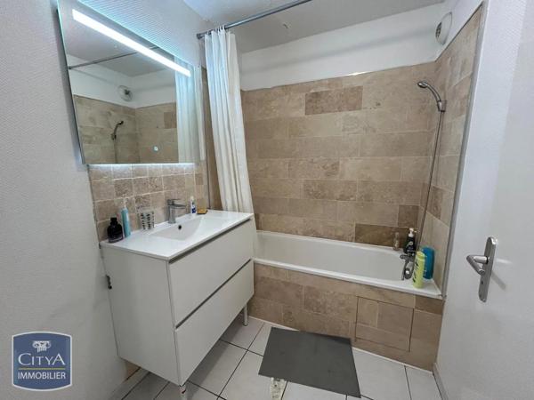 Appartement à louer 2 pièces 42.99m² Quimper (29000)
