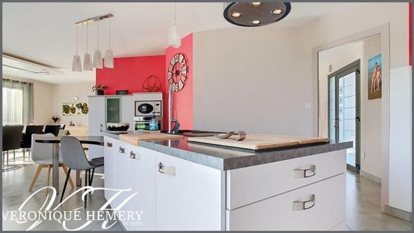 Belle prestation 4 chambres avec vie de plain pied tout confort, fonctionnelle et double garage