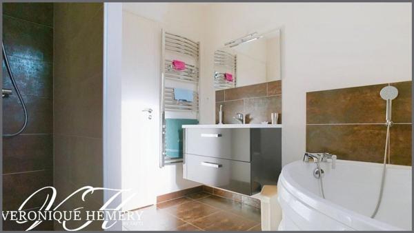 Belle prestation 4 chambres avec vie de plain pied tout confort, fonctionnelle et double garage