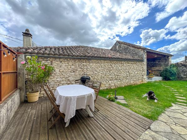 Maison à vendre à Montcuq-en-Quercy-Blanc (46800) - Lot