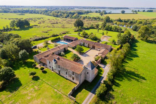Maison à vendre à Coulonges-Thouarsais (79330) - Deux-Sèvres