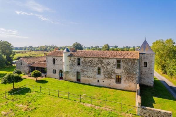Maison à vendre à Coulonges-Thouarsais (79330) - Deux-Sèvres