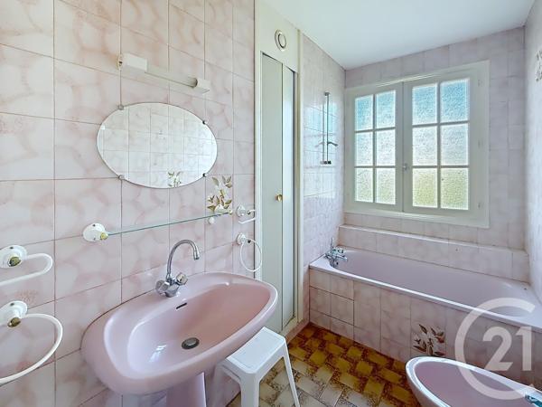 Maison à vendre  11 pièces - 190,94 m 2   ANGOULEME  - 16