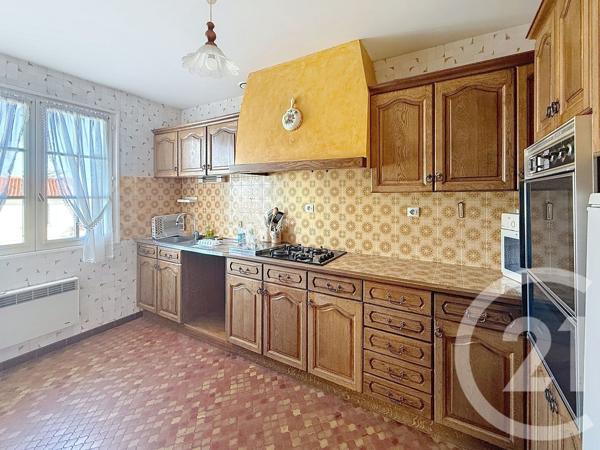 Maison à vendre  11 pièces - 190,94 m 2   ANGOULEME  - 16