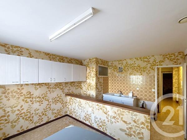 Maison à vendre  11 pièces - 190,94 m 2   ANGOULEME  - 16