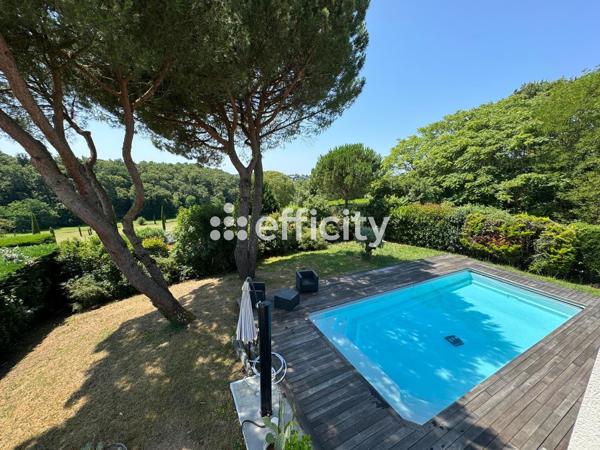 Maison
         6 pièces
        - 192 m² Bien prestige 995 000 € *