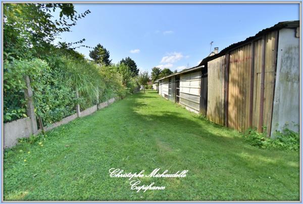 A quelques km de CONGIS TRILPORT, maison - 128 m² - Gare ligne P à pied - 6 pièces - 4 chambres - Grenier aménageable - dressing - 1 grand garage - 1 grand jardin avec abris et accès portail - stati