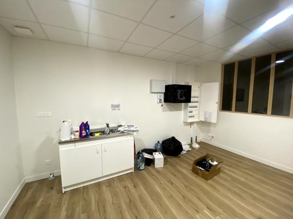 Location / Local Commercial