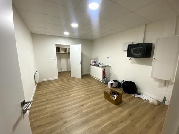 Location / Local Commercial