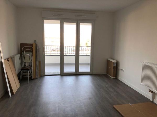 Location Appartement57,9 m² - 3 Pièces - GUYANCOURT (78280)