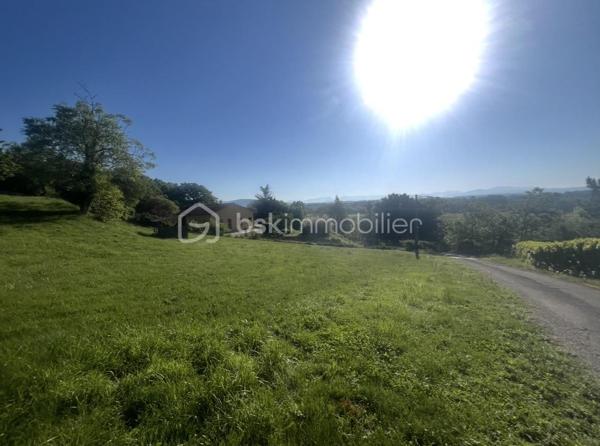 Terrain de 842 m²