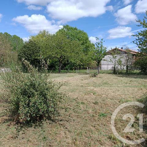 Terrain à vendre  983 m 2   CHEF BOUTONNE  - 79