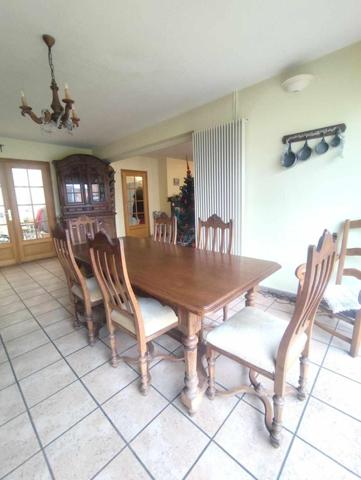 MAISON VOLUMINEUSE EN CENTRE VILLE 6 CHAMBRES AVEC JARDIN ET DEPENDANCE