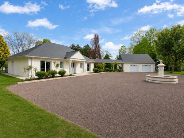 Maison à VALFRAMBERT, 61250 - 5 pièces 150m²