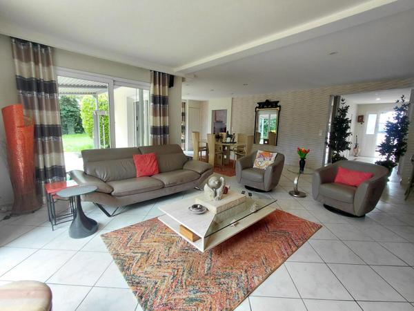 Maison à VALFRAMBERT, 61250 - 5 pièces 150m²